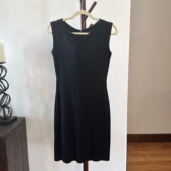 Ann Taylor Midi Scoop Neck Office Cocktail Dress in Size 0 - Picture 1 of 8